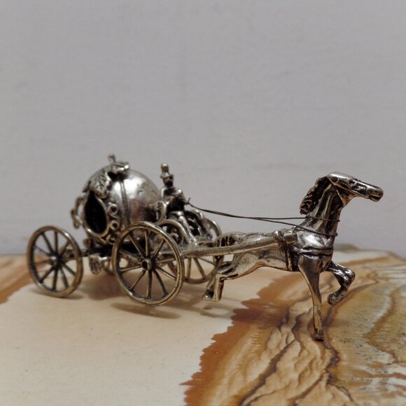 Miniature .800 Silver Horse Drawn Pumpkin Carriage - Picture 2 of 12